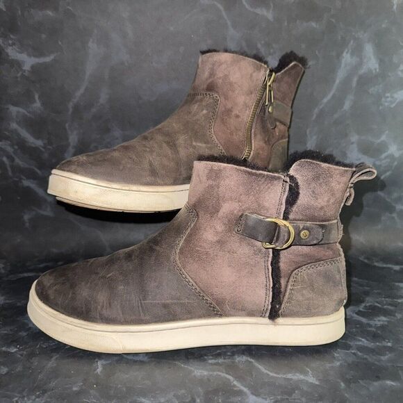 Olukai Pehuea Hulu Brown Leather sheep Fur Side Zip Ankle Bootie Women’s Size 7 - Picture 1 of 9